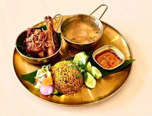 ไก่ทอดเดชา สาขาสนามบิน
