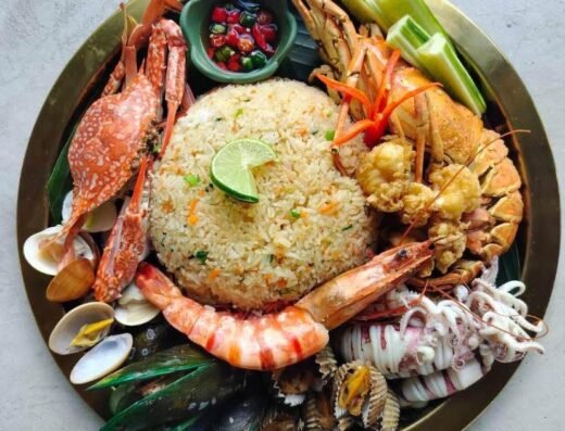 ร้านอาหารกระชังขนาบน้ำวิวซีฟู้ด