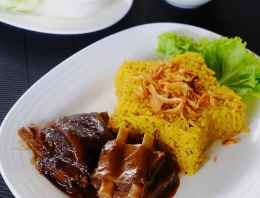 ร้านอาหารอิสลามฟารีดา ข้าวหมกแพะ